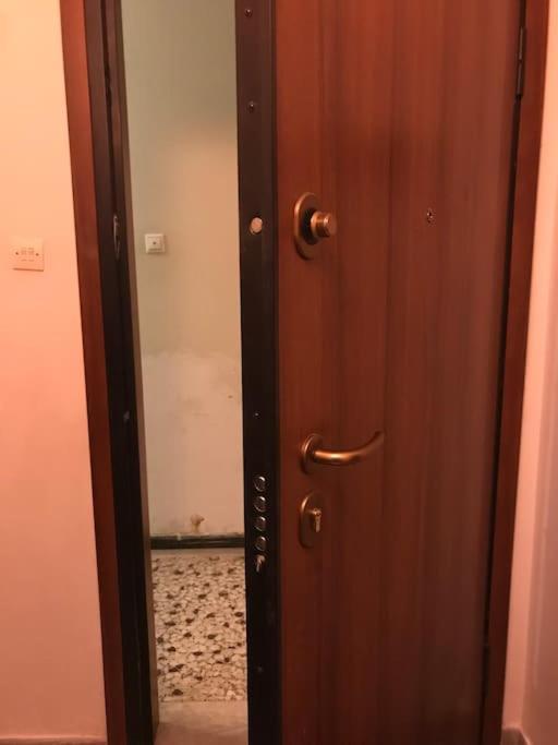 Cozy Cityscape Apartment In Athens Ngoại thất bức ảnh